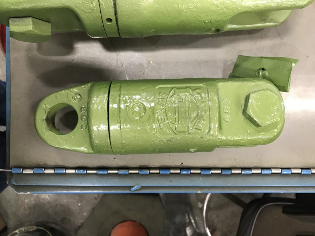 Product picture of an eye and jaw rigging swivel from LGH.