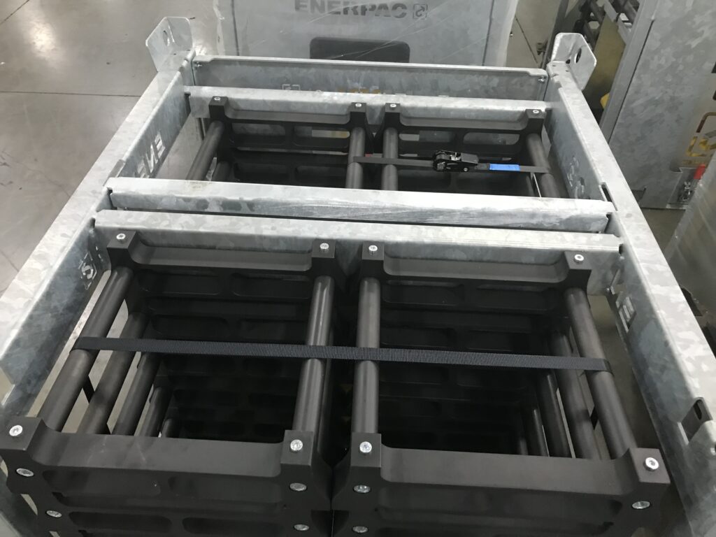 100 ton cube jack steel cribbing jack system in the LGH warehouse