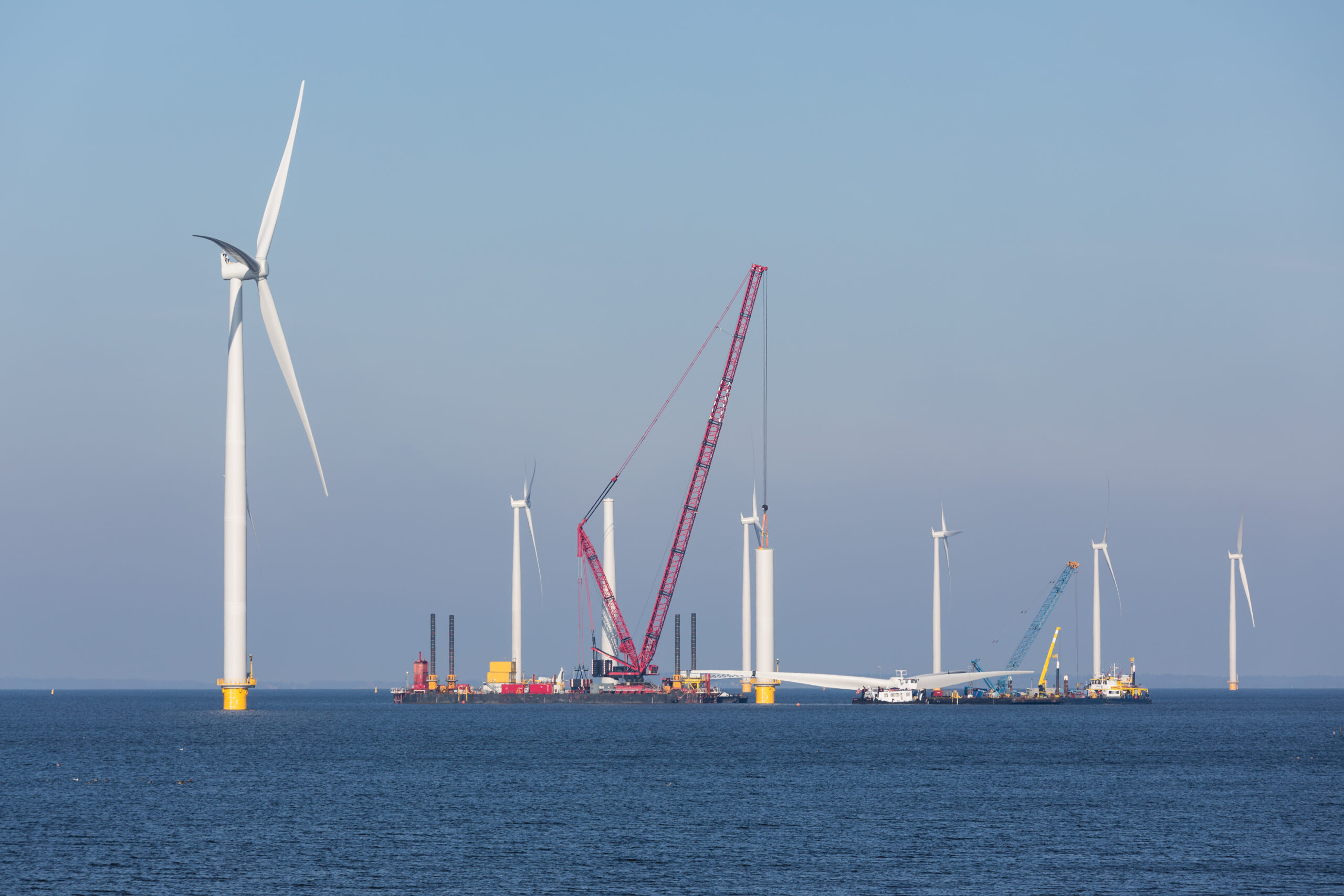 wind farm construction offshore crane lift