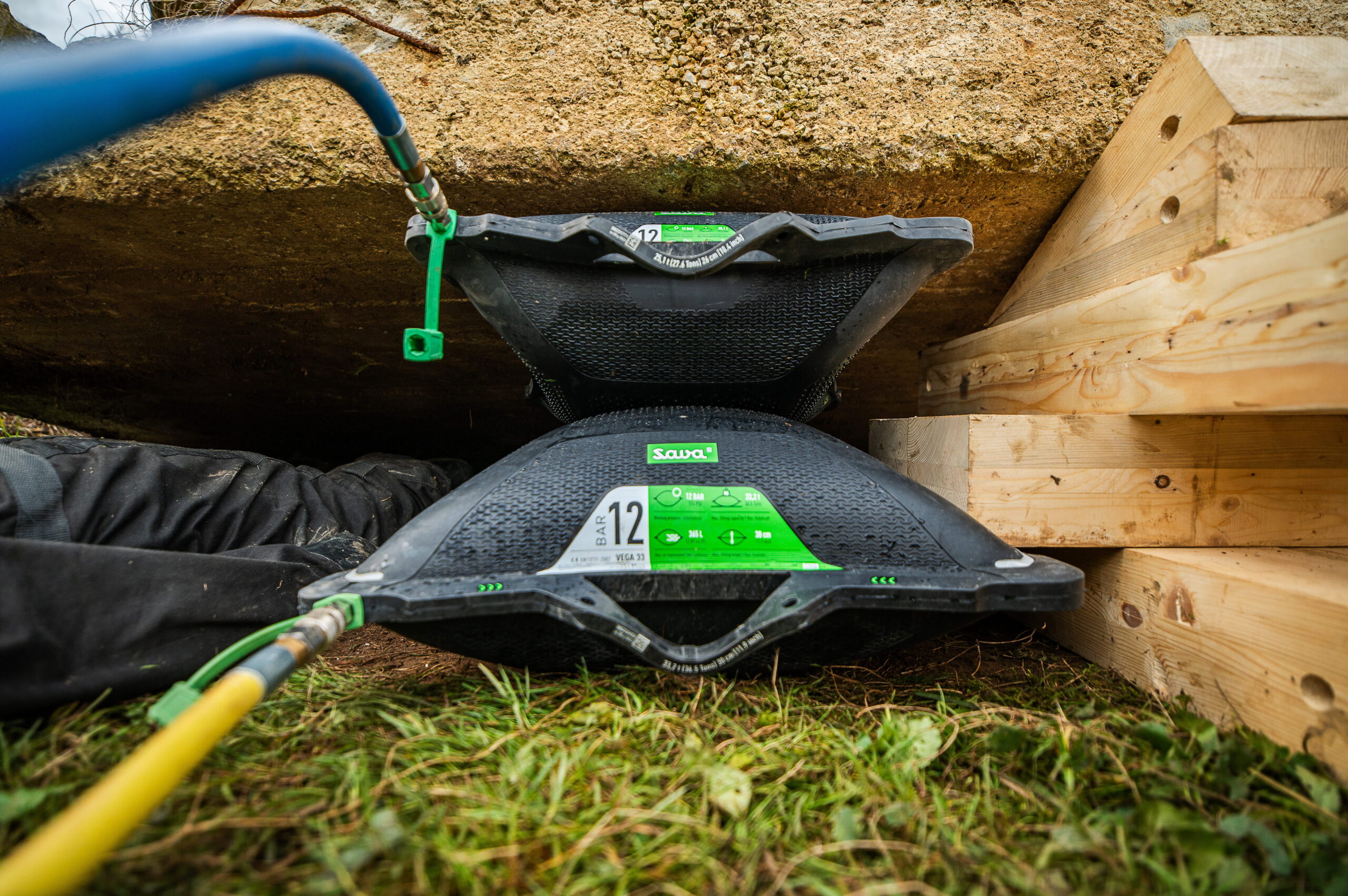 Vega lifting bags stacked for heavy-duty lift