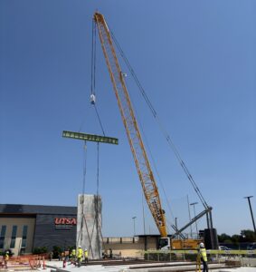 multi lug beam below the hook crane tilt wall pick