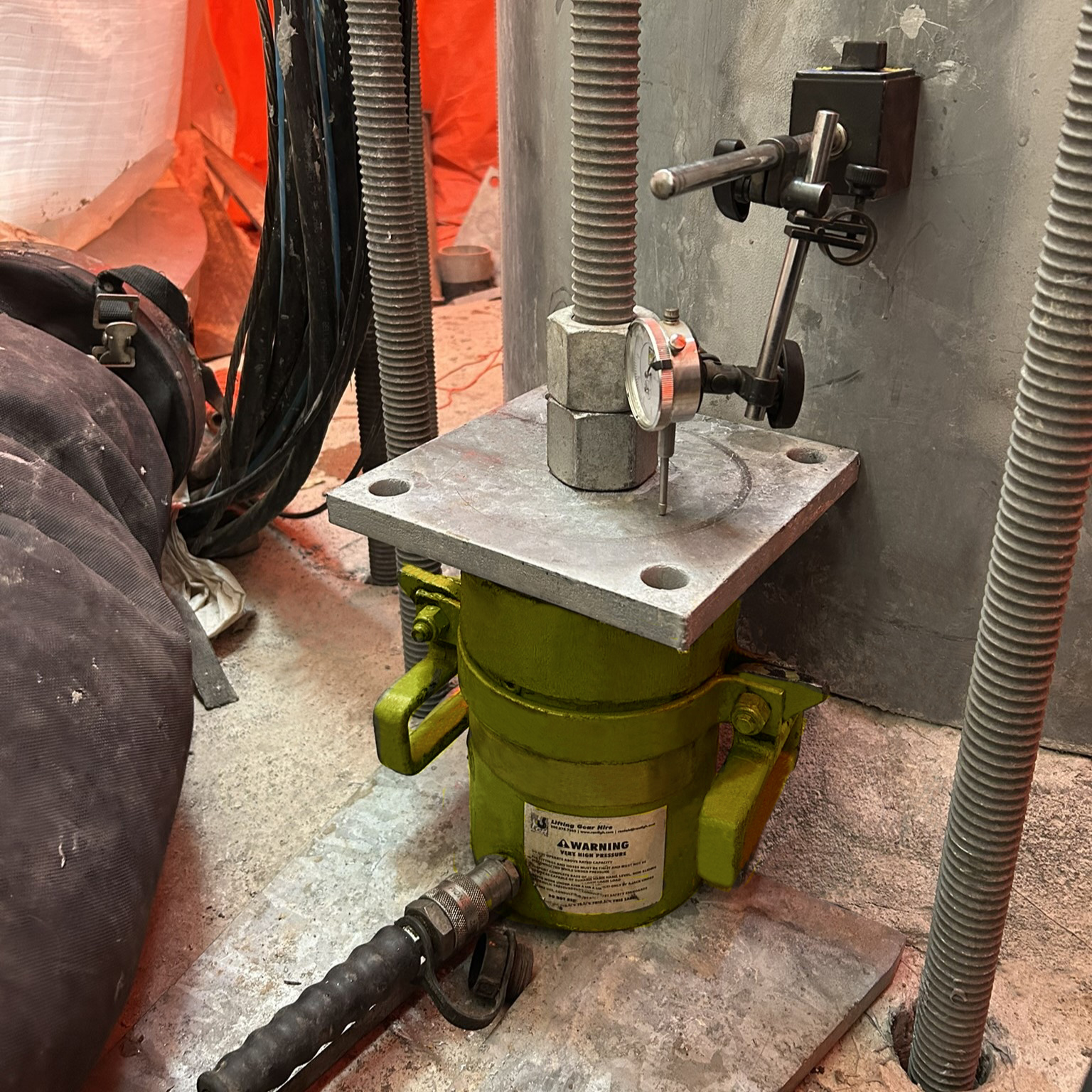 Hydraulic Cylinders-Rams pull testing